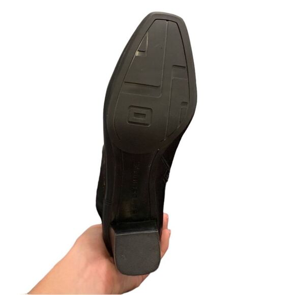 Bandolino black heeled booties. Size 5.5. - Picture 5 of 9